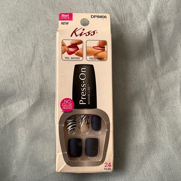 Kiss Press On Manicure - Picture 1 of 2